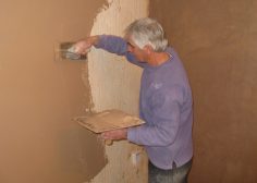 https://job-industrie.com/wp-content/uploads/2019/04/Plasterer_at_work_on_a_wall_arp-236x168.jpg